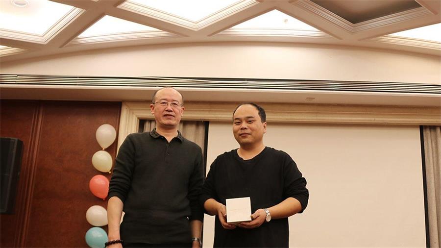 勇毅進(jìn)取，順風(fēng)飛揚 | 2023年 藍(lán)鵬測控年會  幸運抽獎 一等獎 華為手表